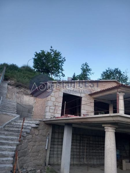 Foto 4d542c8b-d07c-40d5-ba1c-bdd0c7f9a426. Casa en Gondomar
