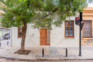 Casa in Torrefiel. Una casa única. una nueva forma de vivir valencia. a unique home