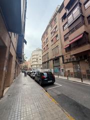 Appartement à Carrer de mossén fenollar 6. Si buscas espacio y comodidad en valencia, este piso en planta 2