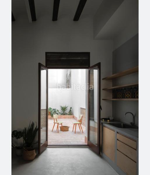 Foto 43a6057d-67e7-4c68-9574-4fea004818a3. Édifice dans carrer d'escalante 266 dans El Cabanyal-El Canyamelar Valencia