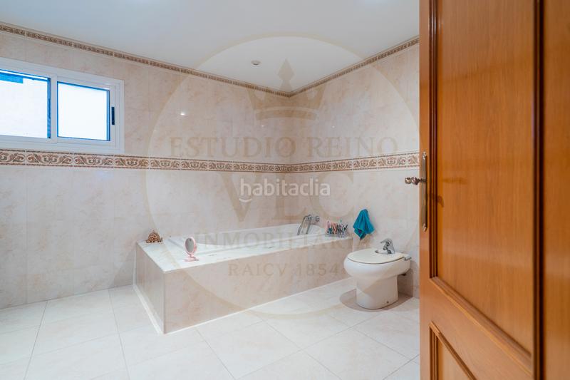 Foto 10d3598f-1e76-4d1b-a93a-abad626d45b0. Maison jumelée dans El Cabanyal-El Canyamelar Valencia