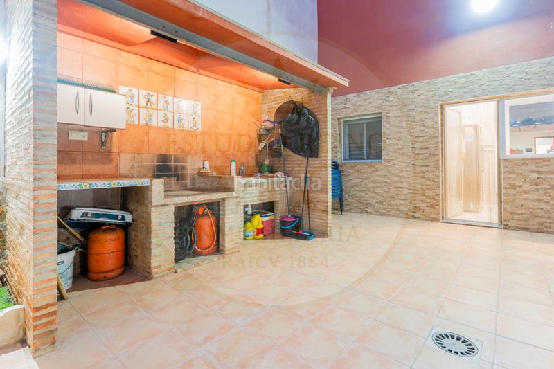 Foto 177b0746-f74d-4144-877c-f597160df356. Maison jumelée dans El Cabanyal-El Canyamelar Valencia