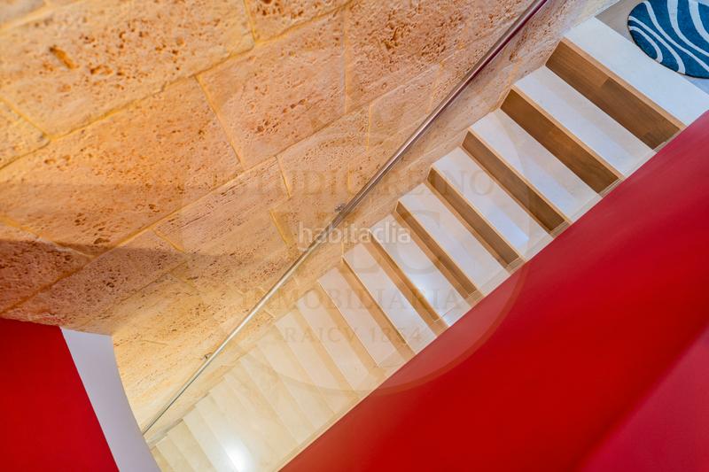 Foto 5ab00f1d-f68a-40a4-affc-e4fab2bc3c5f. Maison jumelée dans El Cabanyal-El Canyamelar Valencia