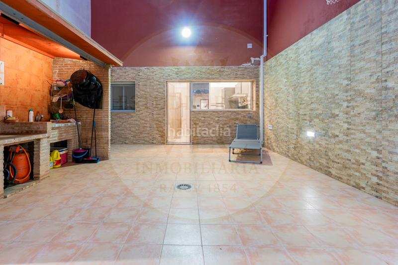 Foto a0721198-7b99-42dc-8b13-e9b16d9c496e. Maison jumelée dans El Cabanyal-El Canyamelar Valencia