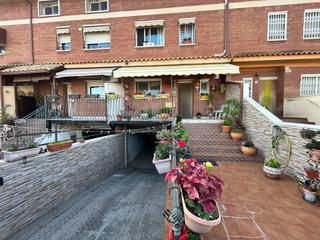 Casa adossada  Carrer riu ciurana. Casa a la venta en tarragona