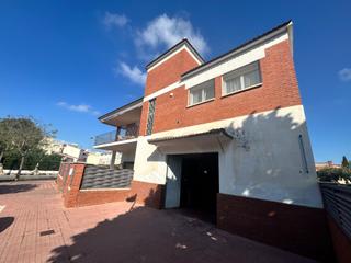 Casa  Carrer de maria mercè marçal. Casa a la venta en cambrils