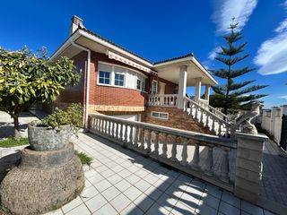 Chalet  Carrer d'osona. Magnifica casa a la venta en la urbanizaci�n manous 2