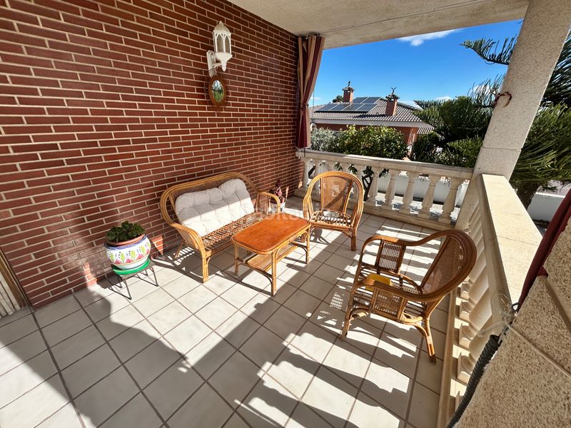 Foto c556b53a-6f29-43e9-a9bd-b160cdc75462. Xalet amb xemeneia calefacció aparcament a Catllar (El)