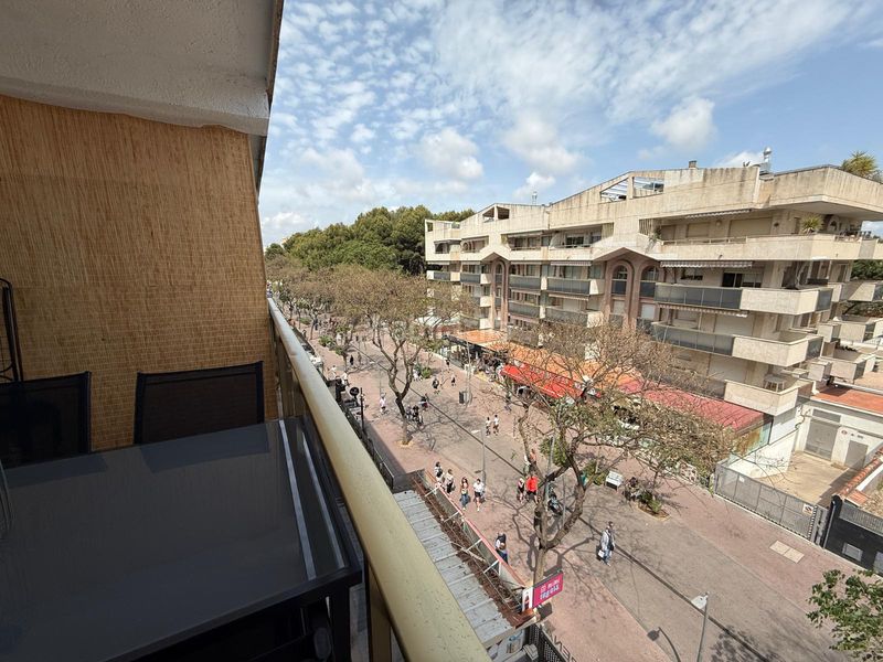 Foto c2d30929-03a7-4b24-8477-5dd1c1609adc. Pis a Mar i Camp - Platja dels Capellans Salou