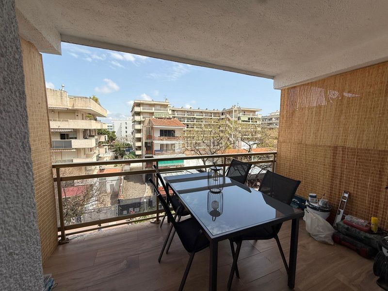Foto db30071d-f534-4783-93de-4106b18d1414. Pis a Mar i Camp - Platja dels Capellans Salou