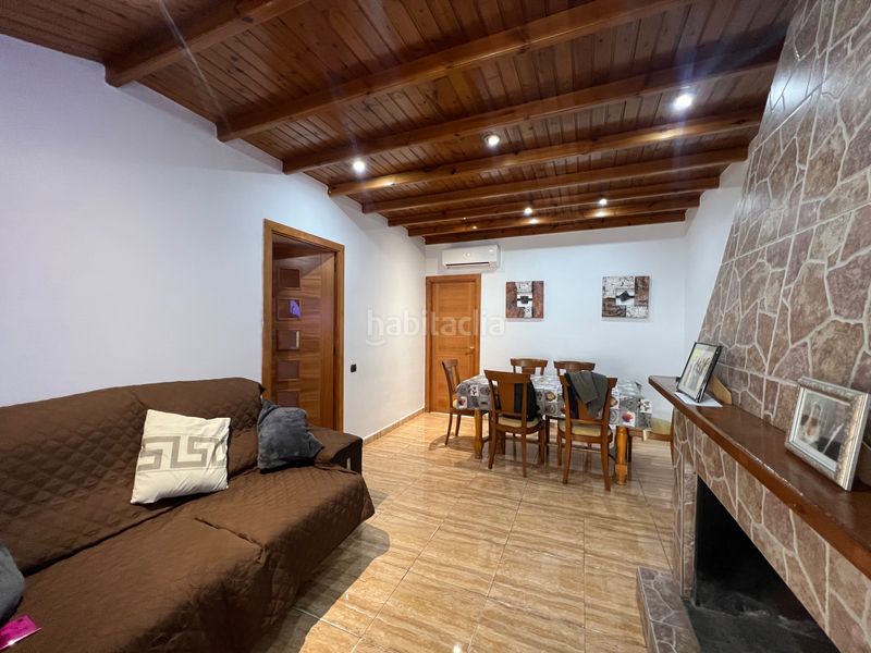 Foto a710ae49-c467-4ea1-8b6c-0cd0f0b5e327. Casa adossada amb xemeneia calefacció a Llevant Reus