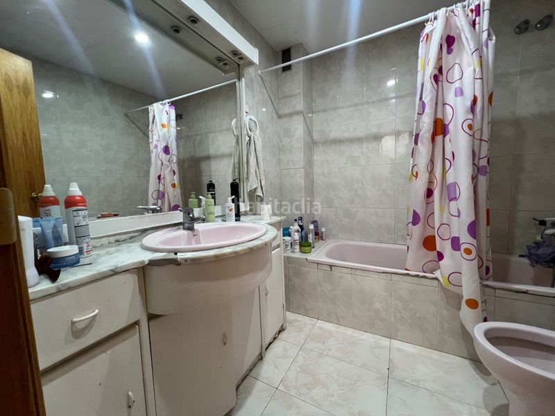Foto b11b5846-715a-40a9-8d37-f8ae0b33383d. Casa adossada amb xemeneia calefacció a Llevant Reus