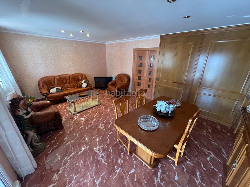 Foto c6eb783c-4f96-490e-93f1-b717a12e30cb. Casa adossada amb xemeneia calefacció a Llevant Reus