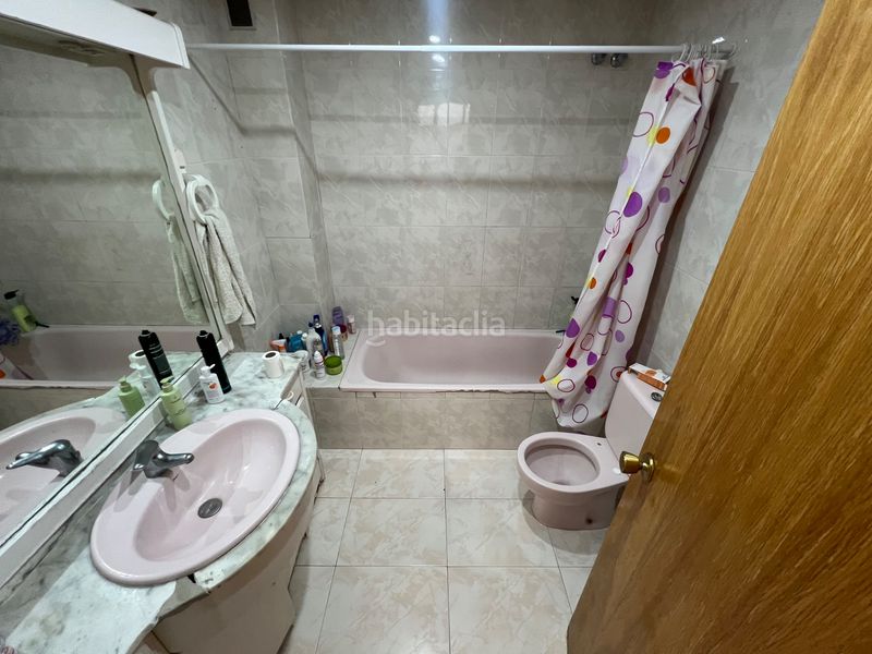 Foto cb11f58f-42d3-472c-aa49-648a04900a54. Casa adossada amb xemeneia calefacció a Llevant Reus
