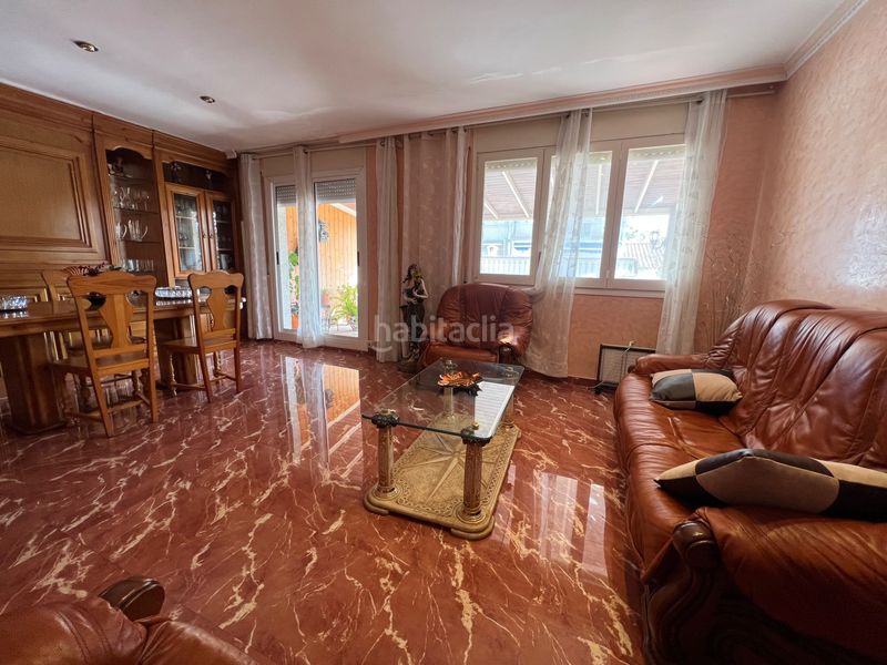 Foto d85caab3-df70-4ecc-9d2f-6c79fa73aac0. Casa adossada amb xemeneia calefacció a Llevant Reus