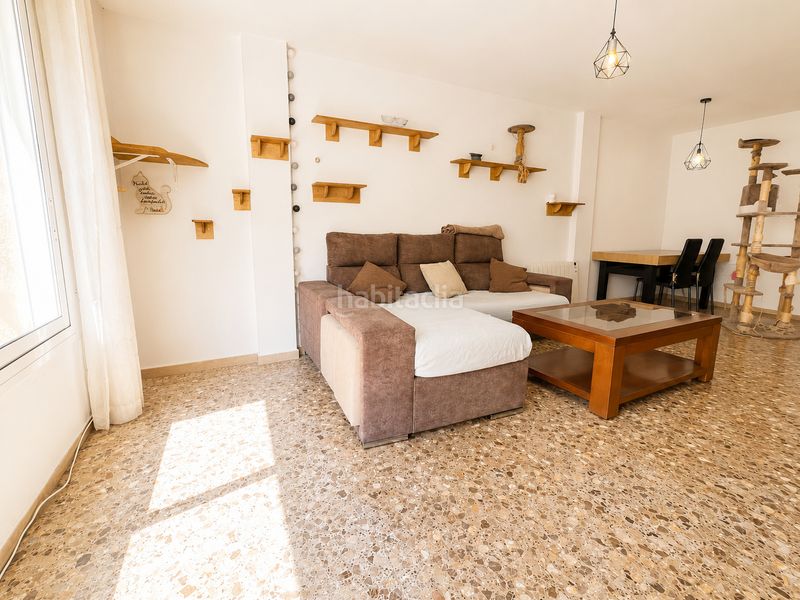 Foto f6ab6a98-8406-4196-8309-853e8bf242ee. Pis amb aparcament a Llevant Reus