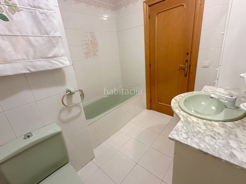Foto bad9f7ed-5670-47f4-aa95-e611384b5400. Casa adossada amb aparcament a Poblets (els)