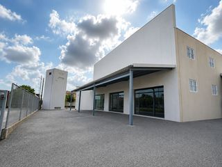 Capannone industriale in Verger (el)