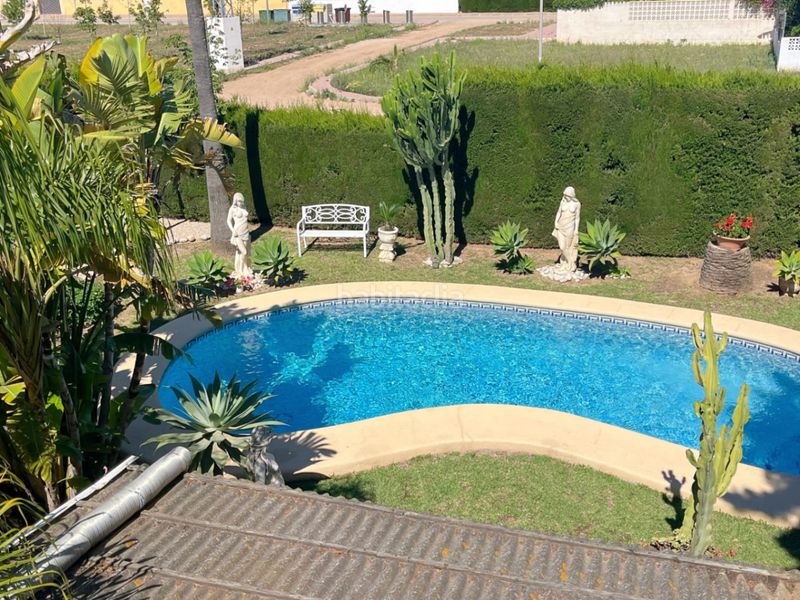 Foto 16aeaddc-6122-4ffe-90da-ccc8e32f74fb. Chalet avec chauffage parking piscine dans Poblets (els)