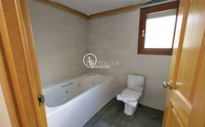 Foto b5e8e96e-32f5-4e41-8dd1-4f2151cf7f75. Casa adossada amb aparcament a El Forn-Prats-Meritxell Canillo