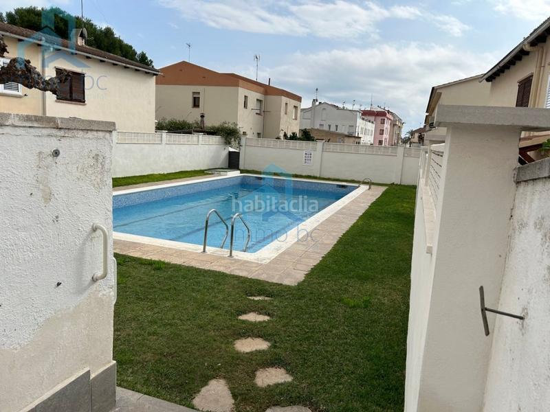 Foto 758061e9-d5b0-4f86-a7dc-8ab915eaf329. Ático piso en c cala de maritima, en Marítima Nord Torredembarra