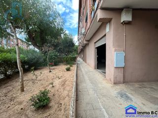 Business premise in Campclar. Local en campo claro  torreforta