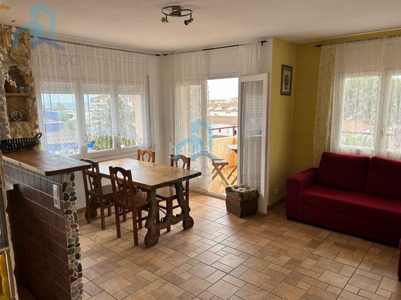 Foto 5d4cde23-f4ab-4f20-86fa-3f7978ac98fb. Piso  en c pompeu en Creixell