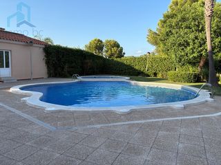 Maison jumel�e dans Pla de Maset - Cap de Salou. Casa en passatge del rescat, salou