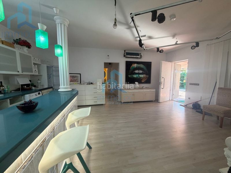 Foto e300f957-4572-477f-97e4-50954fdbbbdf. Casa amb aparcament a Constantí