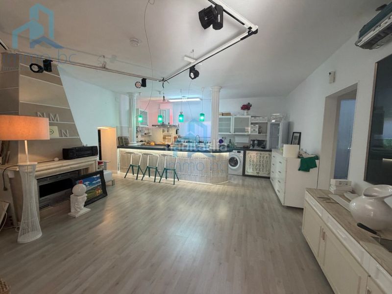 Foto f13bdecb-e0e9-4bd6-8697-8c2c37ef7d24. Casa amb aparcament a Constantí