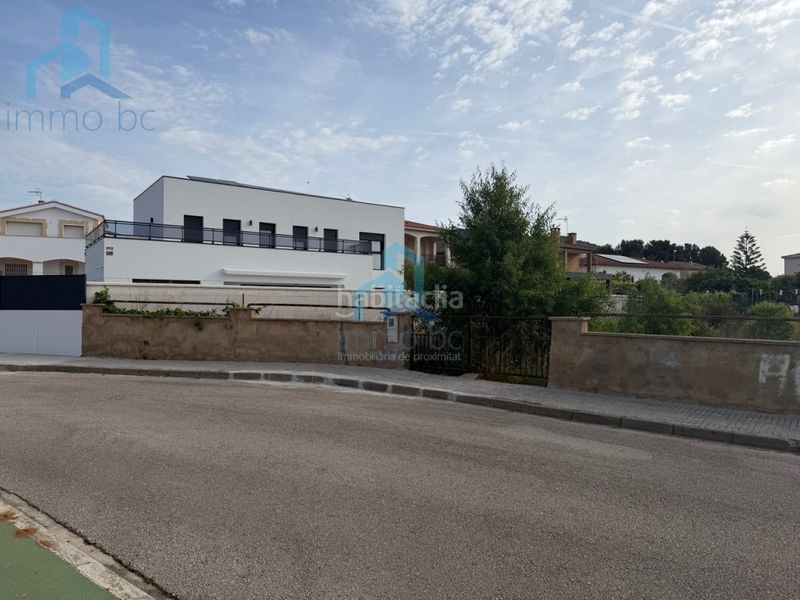 Foto b428e5cd-db9b-4b64-bf62-202bb142d67d. Terreny residencial a Roda de Barà