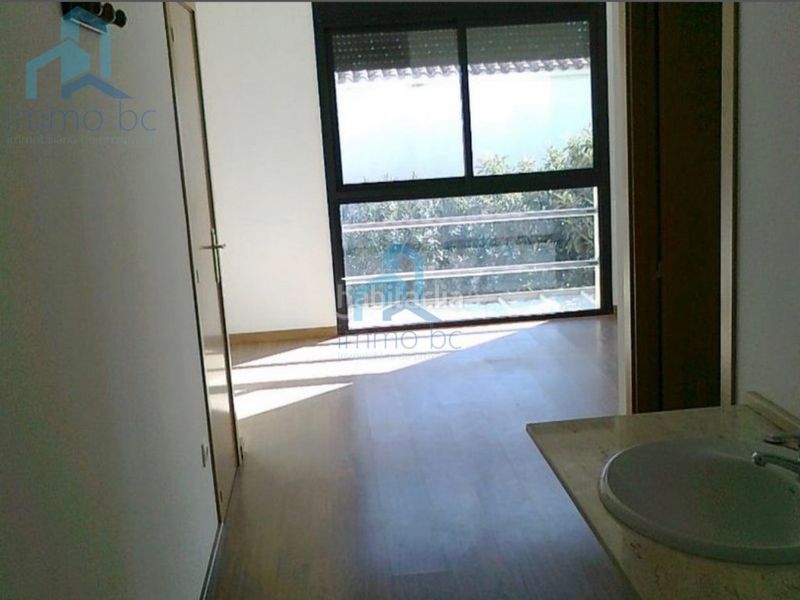 Foto 1c5a274d-152a-46dd-a5a5-aa4a66fc151a. Casa adossada amb aparcament a pla de maset - cap de Salou Salou