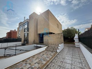 Casa a schiera  Calle rescat del. Casa en pla de maset, en cap de salou