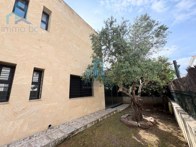 Foto 70e6ad26-305f-4532-a296-6c961df31a31. Casa adossada amb aparcament a pla de maset - cap de Salou Salou