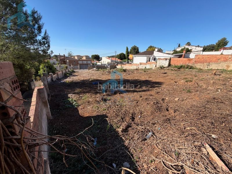 Foto e8633c5d-c271-436d-a1fc-80576bdee3a9. Terreno residenziale in Pobla de Montornès (La)