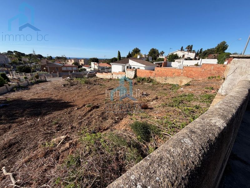 Foto e9992ee1-12b0-4128-b9e3-88b2d46fbf18. Terreno residenziale in Pobla de Montornès (La)