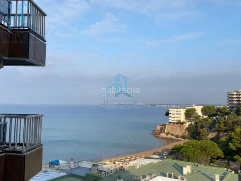 Foto f9bf6f9b-7c16-45ca-827d-1350022151f9. Pis a Mar i Camp - Platja dels Capellans Salou