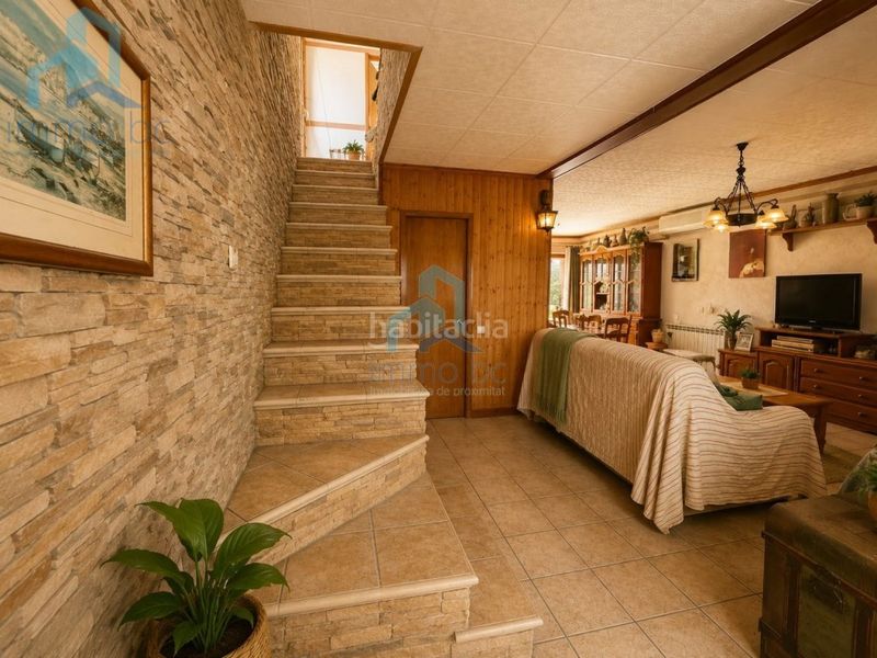 Foto e790722f-8ef9-44a6-88a2-5ea72d1aae86. Casa aparellada amb aparcament a Pallaresos (Els)