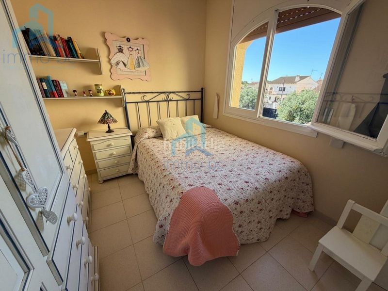 Foto 6507b369-7fad-454a-8877-0f483bc774fd. Casa amb aparcament a Creixell