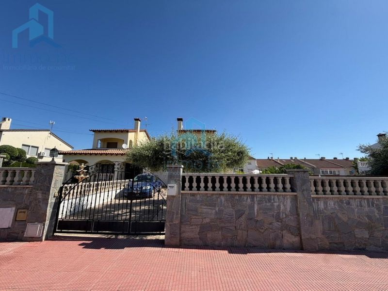 Foto 9a5f3620-7ac8-44c5-99be-87c14ef5e8fe. Casa amb aparcament a Creixell
