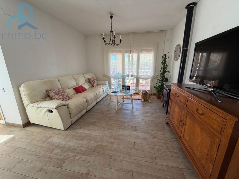 Foto 9fc0172c-3b28-477e-8f08-2e3c37a2b611. Casa amb aparcament a Creixell
