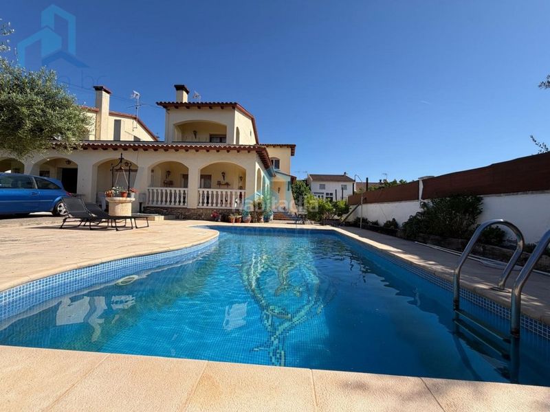 Foto a45f11e3-98f8-404f-ba90-82eaa4c28e3b. Casa amb aparcament a Creixell