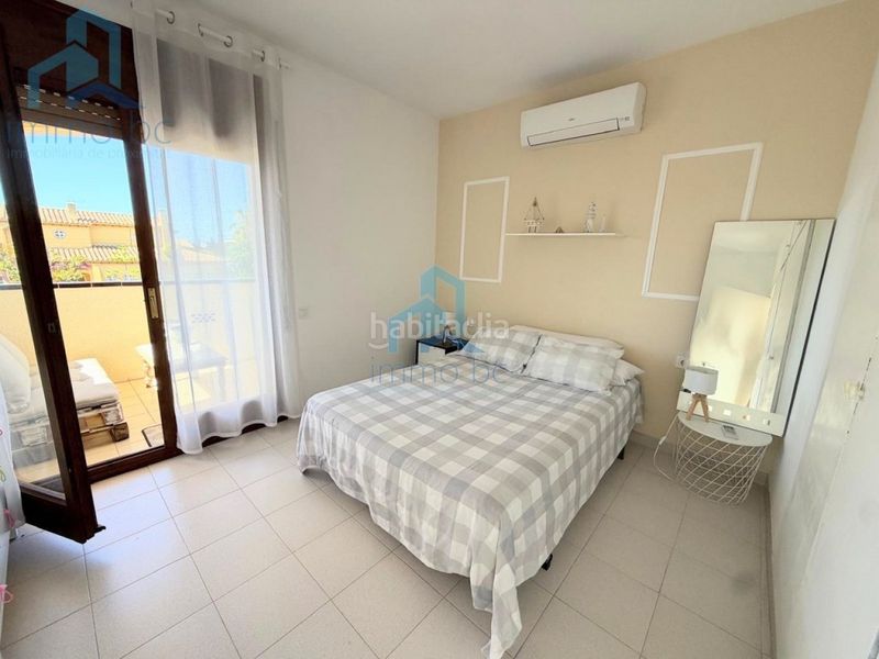 Foto 1672bb9b-f7b9-42fe-81c2-cb9e56c55cf1. Casa aparellada amb aparcament a Creixell