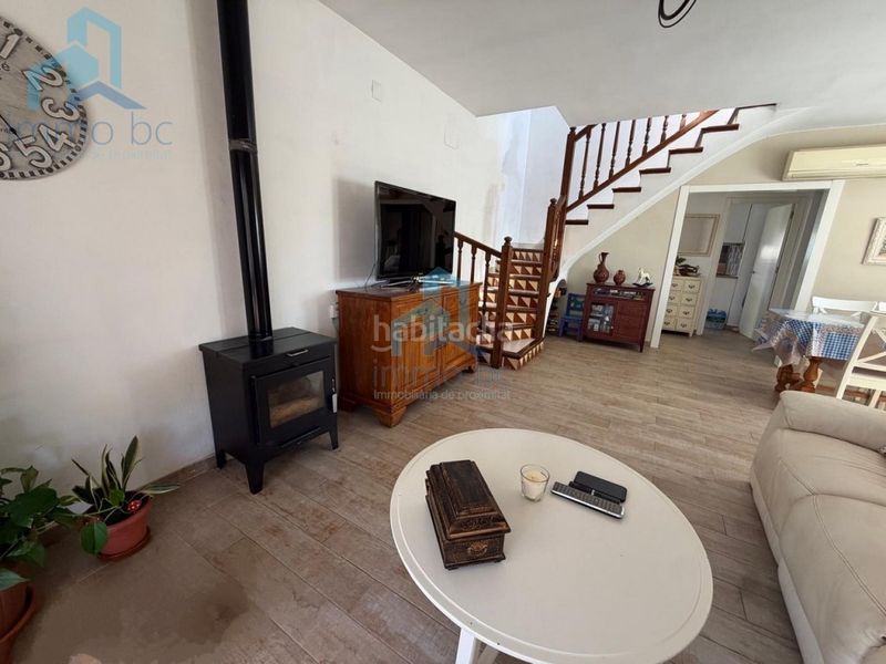 Foto 1ef62569-828c-4f21-80dd-e0f4a1484adc. Casa aparellada amb aparcament a Creixell