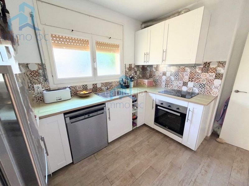 Foto 5c9a1516-c639-4e03-8c30-ec718ef1c871. Casa aparellada amb aparcament a Creixell