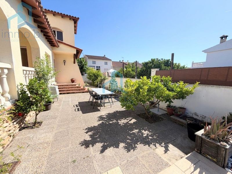 Foto 64a7b917-ee83-417b-8b66-e5c238c5f7ad. Casa aparellada amb aparcament a Creixell