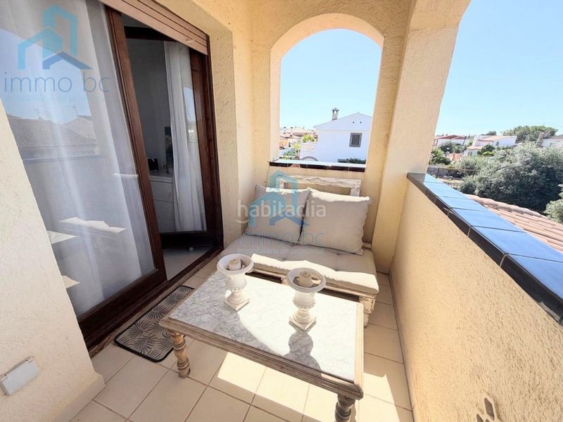 Foto 9dd5dd33-a85f-4ea4-b042-d6621b69242e. Casa aparellada amb aparcament a Creixell