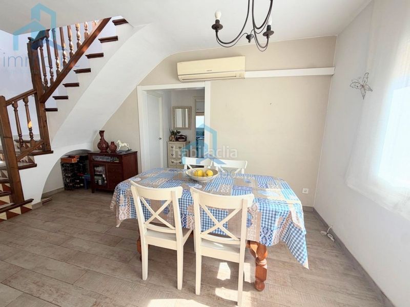 Foto d3eeee57-f483-491d-aa6c-f1f635da5606. Casa aparellada amb aparcament a Creixell