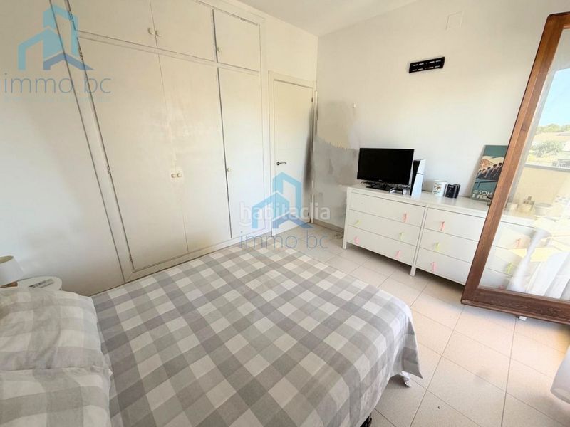 Foto fda43caa-c682-49bf-a4dc-4910e23368b3. Casa aparellada amb aparcament a Creixell