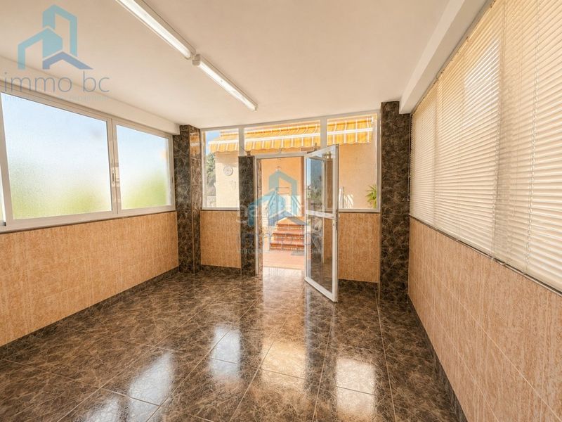 Foto a80ef8d3-2a11-485b-841d-37dff0757969. Xalet amb aparcament a Pallaresos (Els)